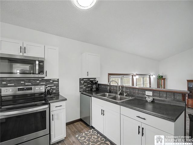 31 Hughes Street, Jamestown, NY 14701