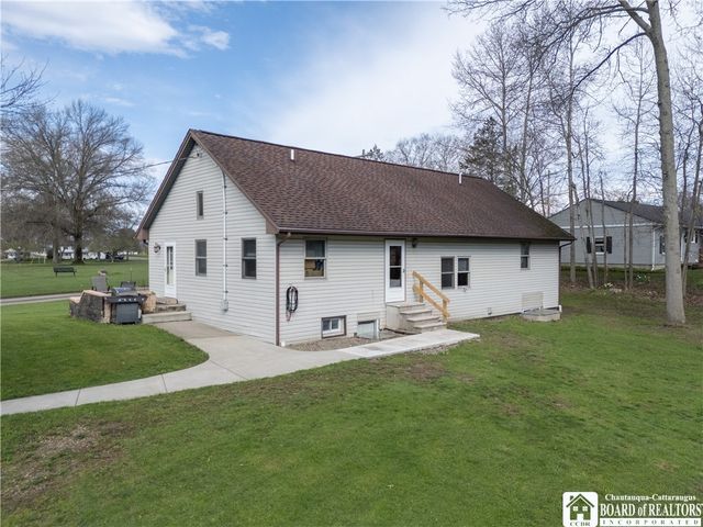 31 Hughes Street, Jamestown, NY 14701
