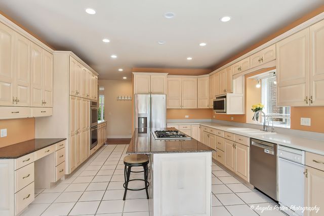 10711 Bull Valley Drive, Woodstock, IL 60098