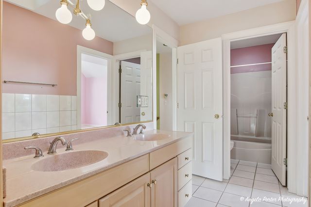10711 Bull Valley Drive, Woodstock, IL 60098