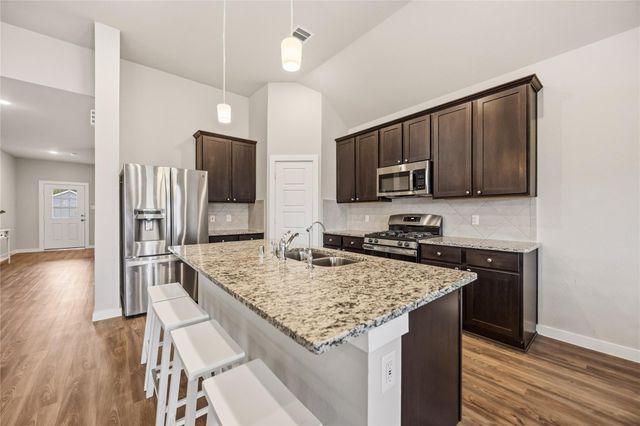 1173 Filly Creek Drive, Alvin, TX 77511