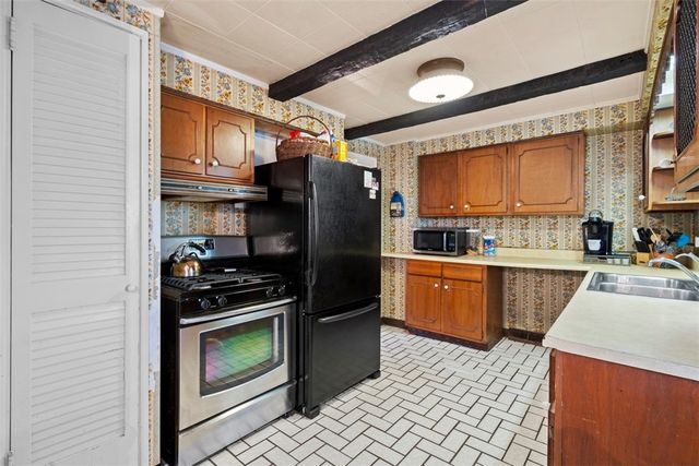 4606 Brownsville Rd, Whitehall, PA 15236