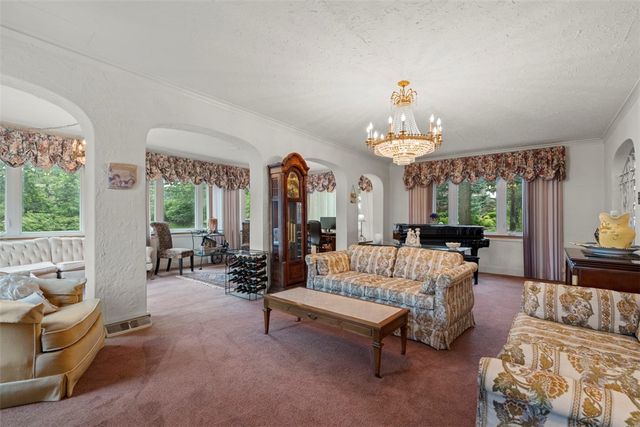 4606 Brownsville Rd, Whitehall, PA 15236