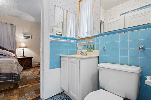 4606 Brownsville Rd, Whitehall, PA 15236