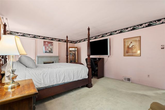 4606 Brownsville Rd, Whitehall, PA 15236