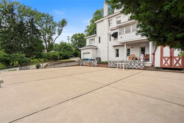 4606 Brownsville Rd, Whitehall, PA 15236