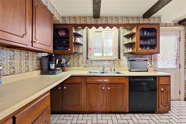 4606 Brownsville Rd, Whitehall, PA 15236
