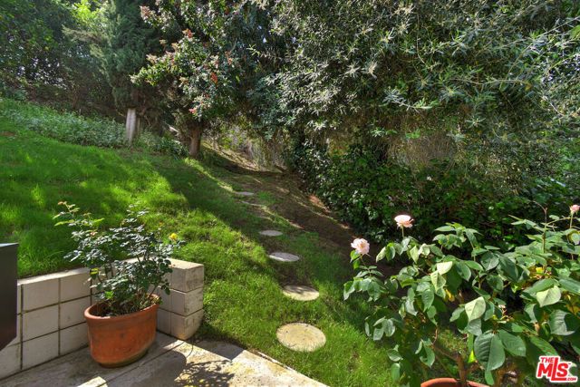 16142 Bayberry Place, Sherman Oaks, CA 91403