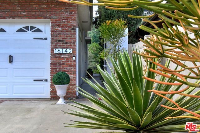 16142 Bayberry Place, Sherman Oaks, CA 91403