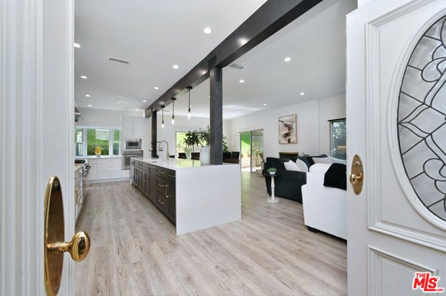 16142 Bayberry Place, Sherman Oaks, CA 91403