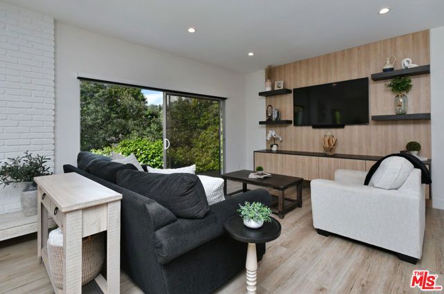 16142 Bayberry Place, Sherman Oaks, CA 91403