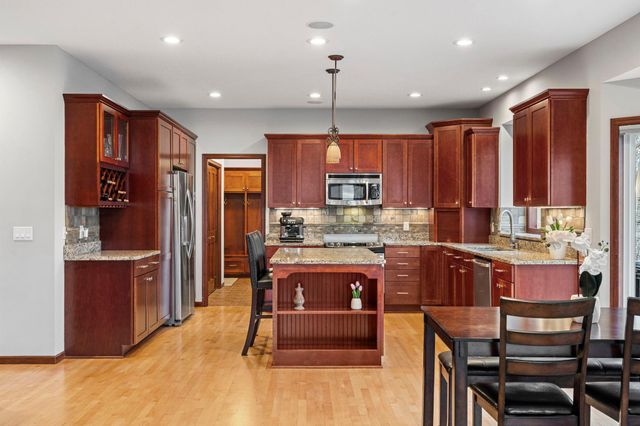 15196 Wood Duck Trail NW, Prior Lake, MN 55372