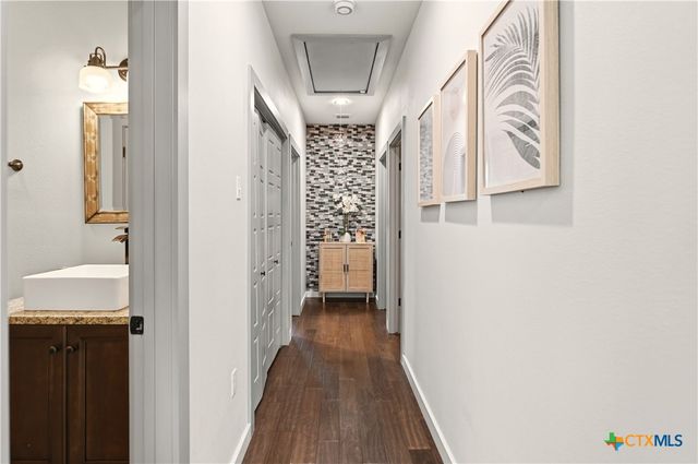 419 N Hackberry Street, San Antonio, TX 78202