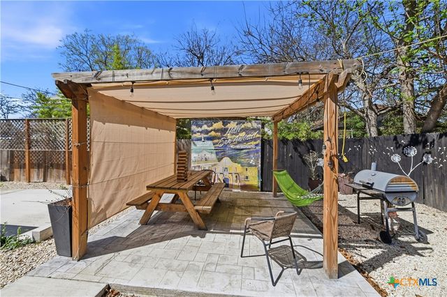 419 N Hackberry Street, San Antonio, TX 78202