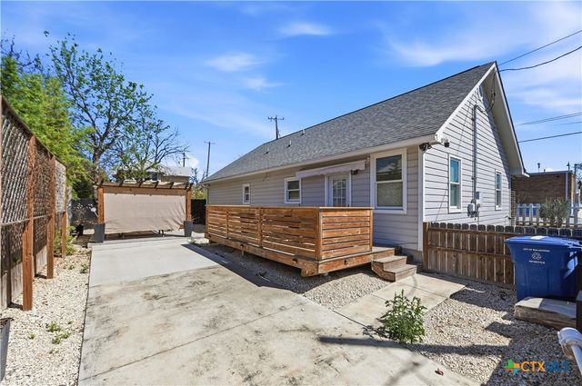 419 N Hackberry Street, San Antonio, TX 78202