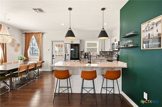 419 N Hackberry Street, San Antonio, TX 78202