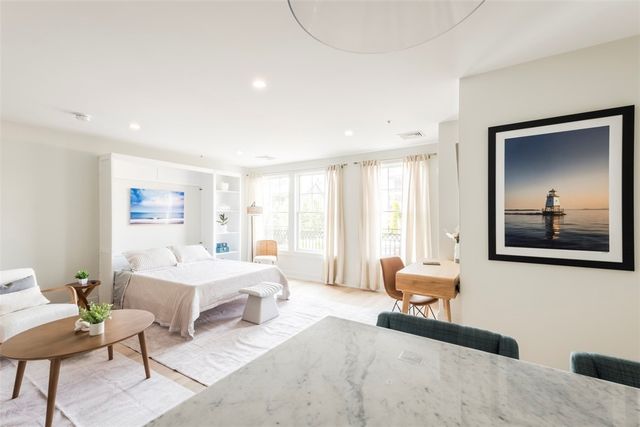 10 Brown & Howard Wharf 102, Newport, RI 02840