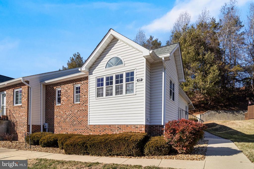 Image 1 of property listing at 211 WESTLAKE BLVD, Prince Frederick, MD 20678