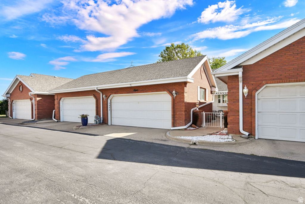 5494 S 250 E, Washington Terrace, UT 84405 — photo 2