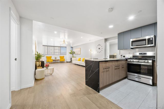 13338 Sanford Avenue 6C, Flushing, NY 11355