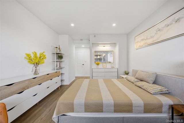 13338 Sanford Avenue 6C, Flushing, NY 11355