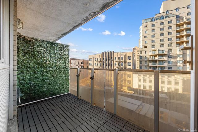 13338 Sanford Avenue 6C, Flushing, NY 11355