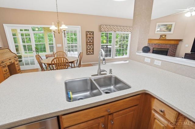5594 Crestwood Drive, Mason, OH 45040