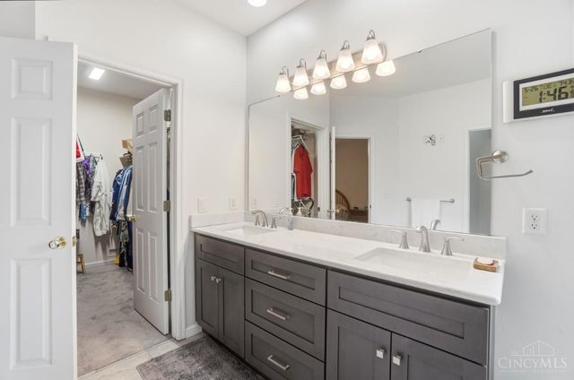5594 Crestwood Drive, Mason, OH 45040