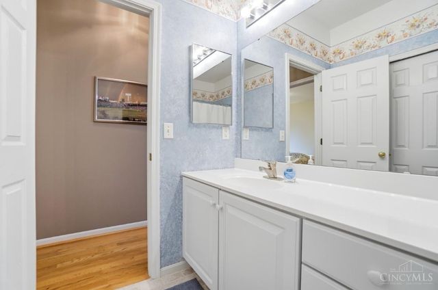 5594 Crestwood Drive, Mason, OH 45040