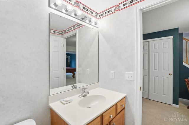 5594 Crestwood Drive, Mason, OH 45040