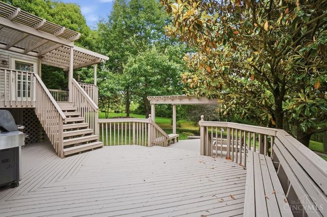 5594 Crestwood Drive, Mason, OH 45040