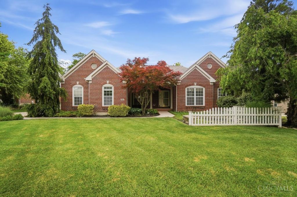 5594 Crestwood Drive, Mason, OH 45040