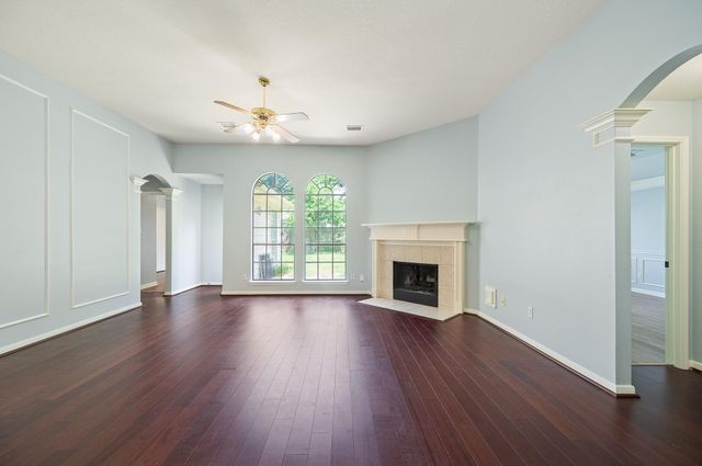 5827 Willow Park Drive, Richmond, TX 77469