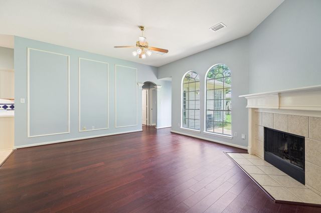 5827 Willow Park Drive, Richmond, TX 77469