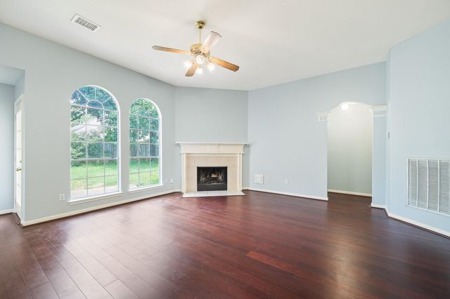 5827 Willow Park Drive, Richmond, TX 77469