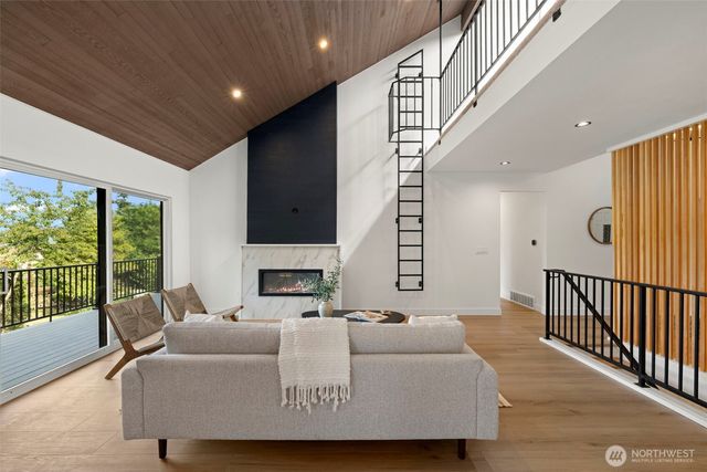 3611 Shelby Road, Lynnwood, WA 98087