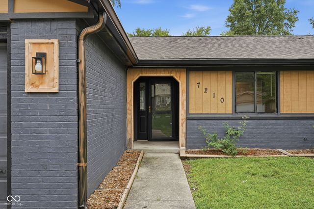 7210 Chimney Rock Court, Indianapolis, IN 46217