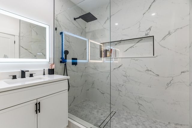 7 Circle Drive, Dover, MA 02030