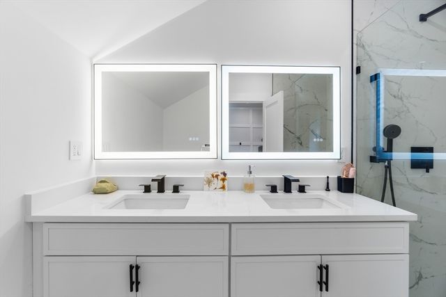 7 Circle Drive, Dover, MA 02030
