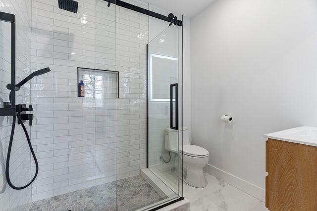 7 Circle Drive, Dover, MA 02030