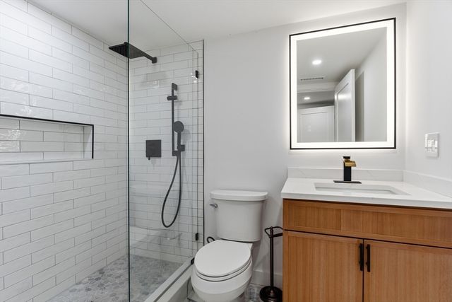 7 Circle Drive, Dover, MA 02030