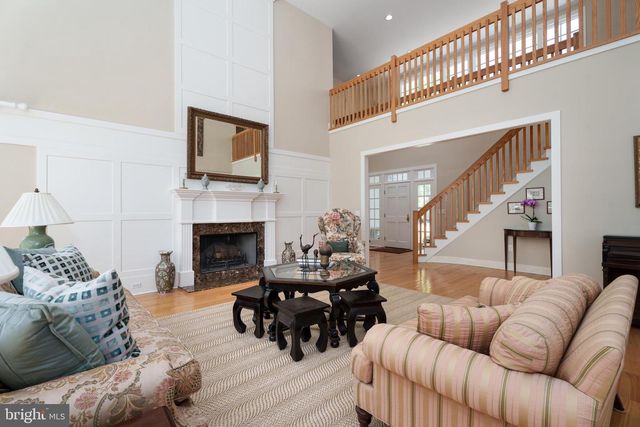 23 DERWENT DR, Princeton, NJ 08540