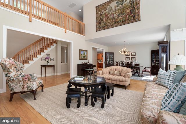 23 DERWENT DR, Princeton, NJ 08540