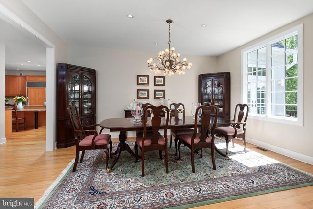 23 DERWENT DR, Princeton, NJ 08540