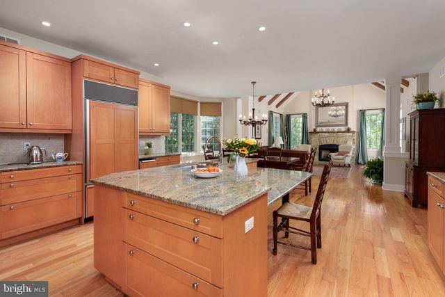 23 DERWENT DR, Princeton, NJ 08540
