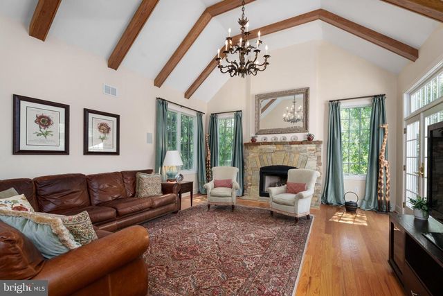 23 DERWENT DR, Princeton, NJ 08540