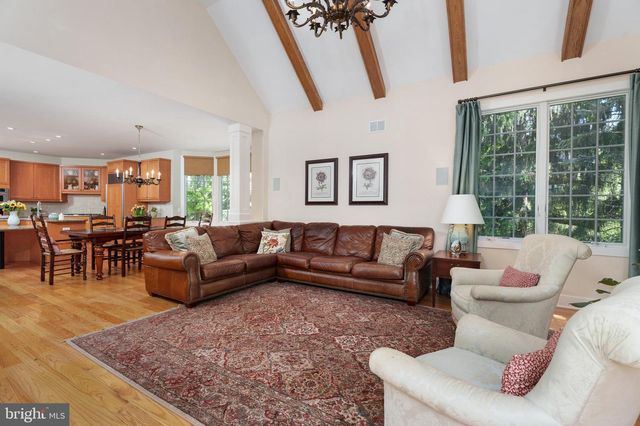 23 DERWENT DR, Princeton, NJ 08540