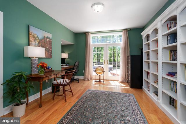 23 DERWENT DR, Princeton, NJ 08540