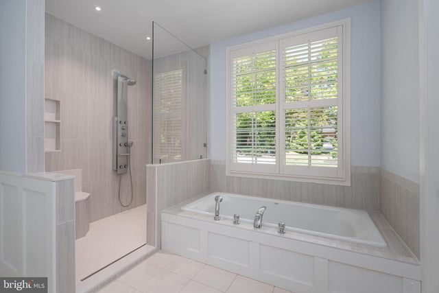 23 DERWENT DR, Princeton, NJ 08540
