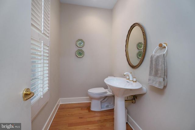 23 DERWENT DR, Princeton, NJ 08540